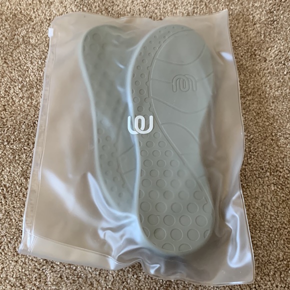 NWOT Mahabis inserts - Picture 2 of 2